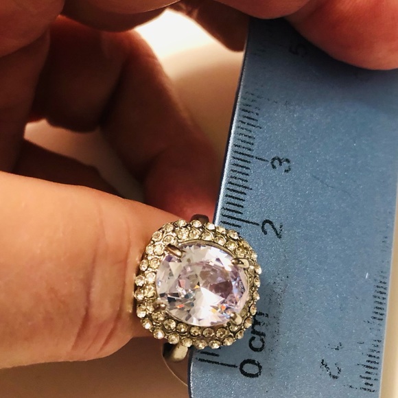 Faceted Size 9 Crystal Cocktail Ring - Picture 3 of 9